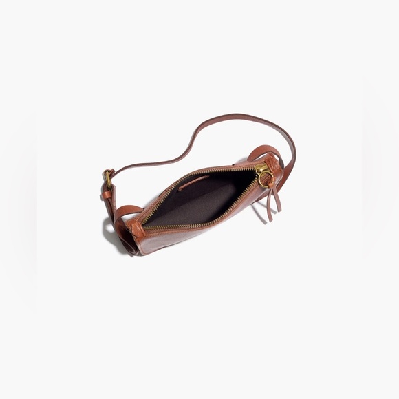 Madewell The Simple Pouch Belt Bag in English Saddle - Picture 3 of 13